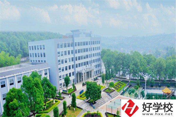 邵陽市機(jī)電職業(yè)技術(shù)學(xué)校有哪些助學(xué)政策？