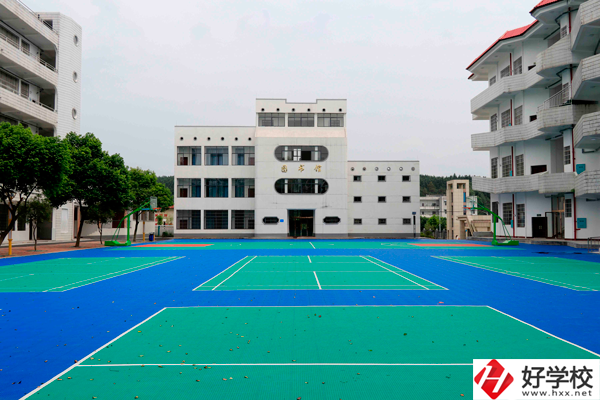 郴州市理工職業(yè)技術(shù)學(xué)校是公辦還是民辦？學(xué)費(fèi)貴不貴？