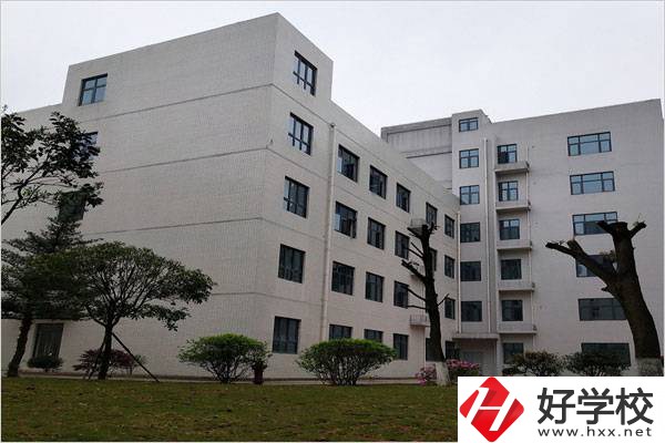 長沙的公辦職校收不收往屆生？有什么報名條件？