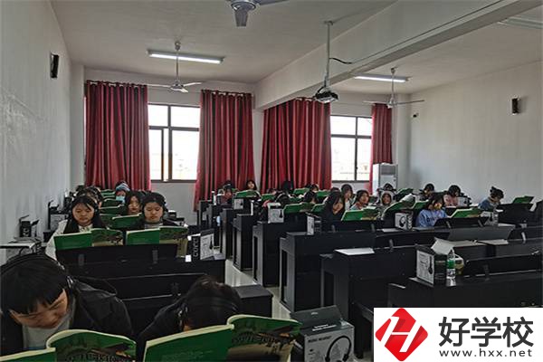 懷化市城南職校有美術(shù)專業(yè)嗎？