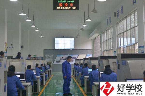 長(zhǎng)沙高新技術(shù)工程學(xué)校開(kāi)設(shè)了哪些專業(yè)？