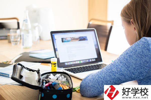 湖南經(jīng)濟(jì)貿(mào)易職業(yè)中專學(xué)校專業(yè)有哪些？就業(yè)率如何？