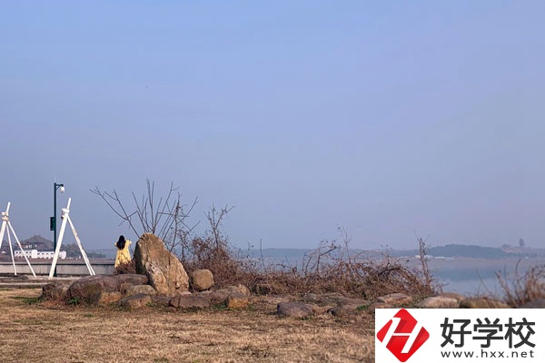 張家界僑輝職業(yè)技術(shù)學(xué)校好不好？辦學(xué)條件有什么特色？