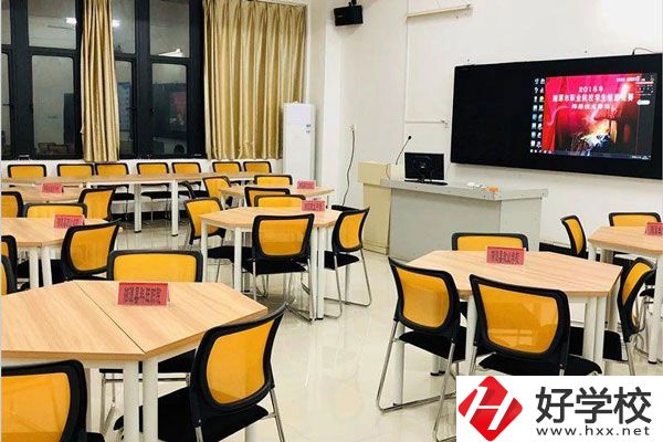 湘潭鋼鐵中職在哪里？辦學(xué)條件怎么樣？