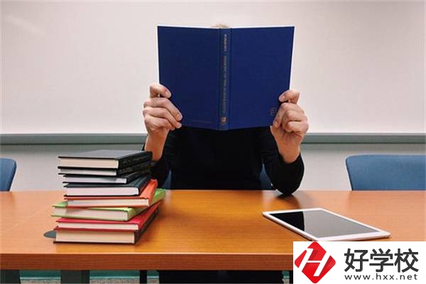湖南初中畢業(yè)成績非常差選什么學(xué)校好？還有前途嗎？