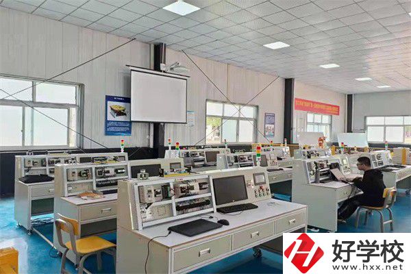 株洲哪些中職學校管理比較嚴格？校園環(huán)境怎么樣？