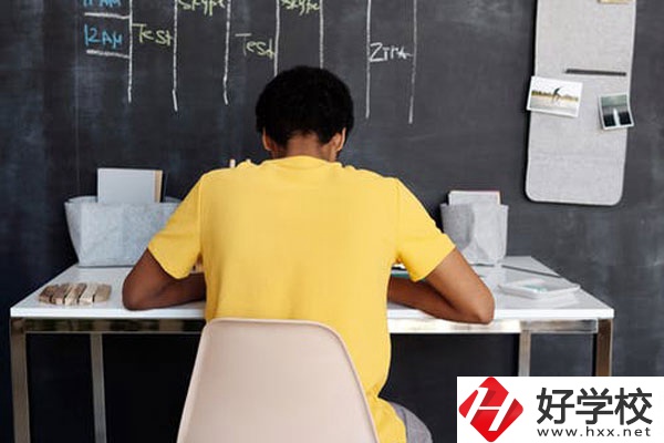 郴州有哪些公立的中專學校？專業(yè)有哪些？