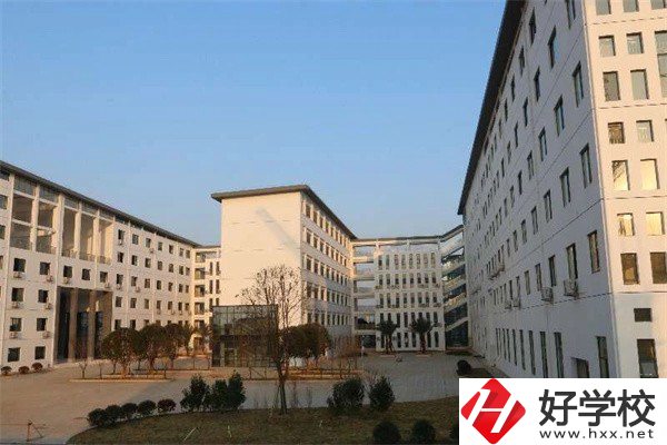 衡陽哪些中職可以學(xué)醫(yī)美專業(yè)？專業(yè)就業(yè)前景如何？
