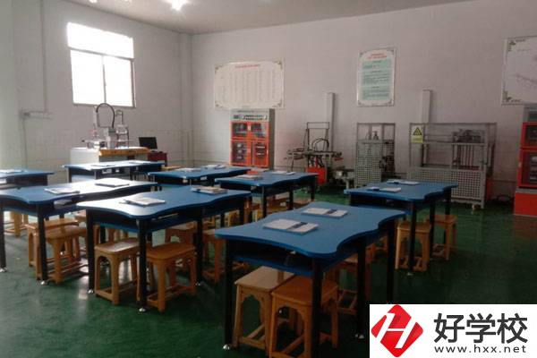 湘西涉外經(jīng)濟(jì)職業(yè)學(xué)校辦學(xué)條件怎么樣？有哪些特色專業(yè)？