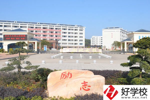 想在岳陽市讀旅游服務(wù)與管理專業(yè)，推薦這所中專學(xué)校