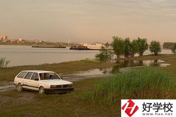初中畢業(yè)想在懷化讀中專，有哪些好學(xué)校推薦？
