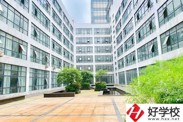湖南曙光科技技工學(xué)校怎么樣？有哪些熱門專業(yè)？