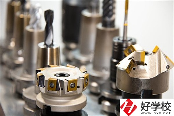 益陽不參加中考可以上中專嗎？有什么專業(yè)推薦？