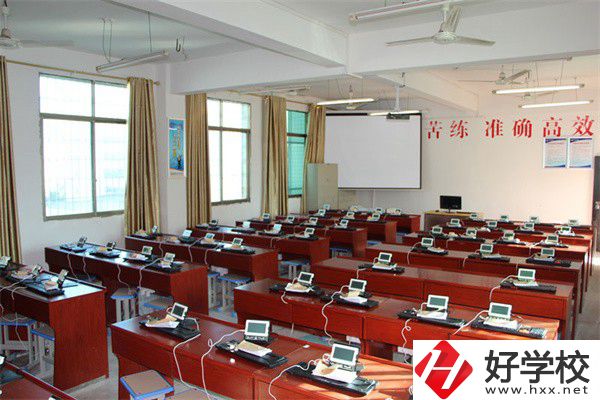 婁底哪些職校有開設(shè)護理專業(yè)？就業(yè)方向是什么？