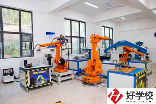 邵陽市機電職業(yè)技術(shù)學校實訓(xùn)室