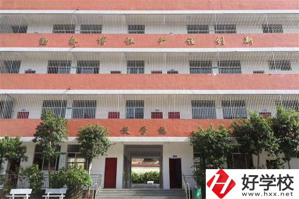 在邵陽就讀衛(wèi)校學(xué)什么專業(yè)好？有哪些學(xué)?？梢酝扑]？