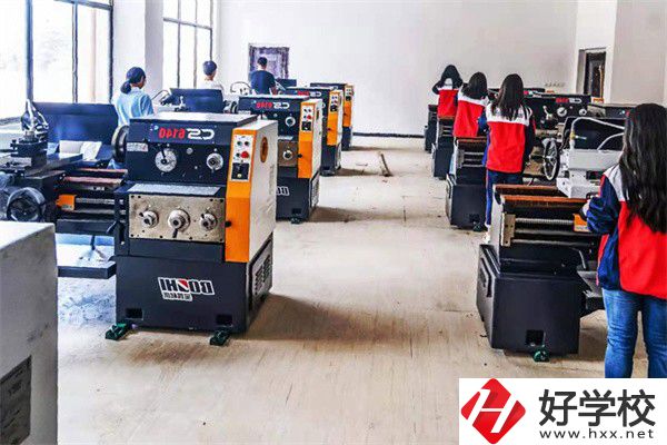 新化楚怡職校好不好？有些什么專業(yè)？