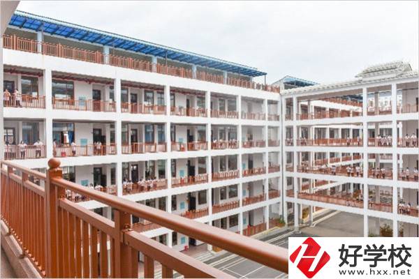 懷化有3+2分段制的中專(zhuān)嗎？對(duì)口專(zhuān)業(yè)好就業(yè)嗎？