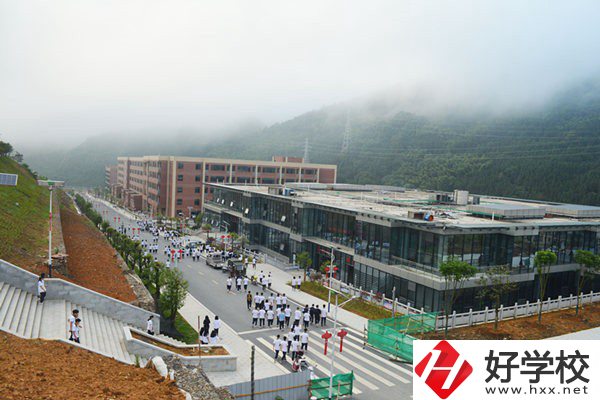 湖南有特色專業(yè)的中專有哪幾所？特色在哪里？