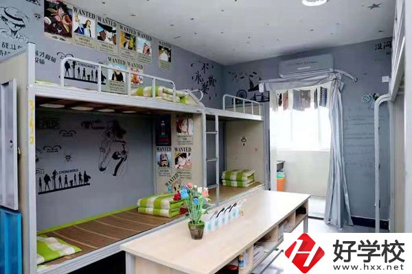 長(zhǎng)沙湘江科技中等職業(yè)學(xué)校宿舍環(huán)境和食堂環(huán)境怎么樣？