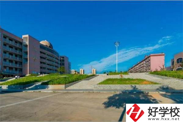 婁底最好的師范職校是哪所？師范專業(yè)好就業(yè)嗎？