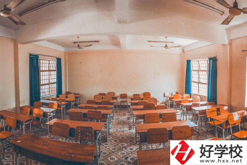 婁底職業(yè)技術(shù)學院有哪些專業(yè)？學費貴不貴？