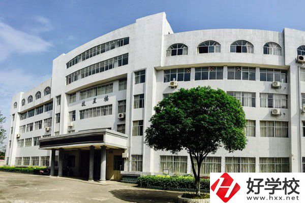 漣源市工貿(mào)職業(yè)中等專業(yè)學(xué)校免學(xué)費(fèi)嗎？