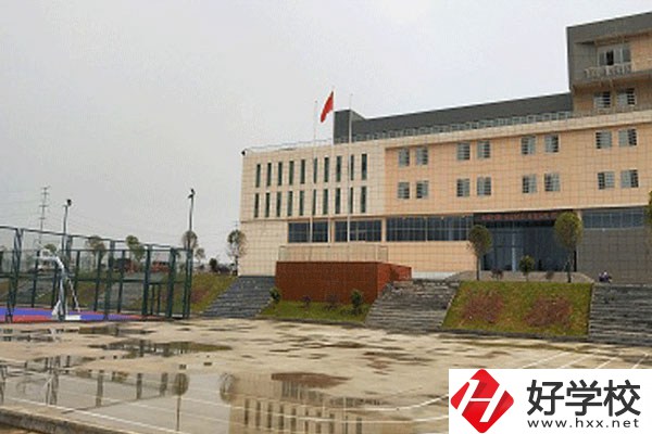婁底環(huán)宇中職是公辦還是私立學(xué)校？有什么專(zhuān)業(yè)？