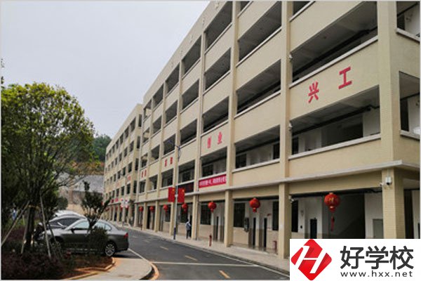 郴州臨武職業(yè)中專怎么樣？教學(xué)條件好不好？