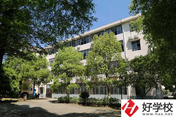 岳陽市第一職業(yè)中等專業(yè)學(xué)校是公辦學(xué)校嗎？學(xué)校怎么樣？