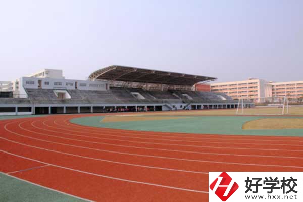 想學(xué)電子技術(shù)類專業(yè)，推薦長沙這所中職學(xué)校