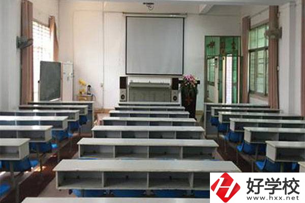 株洲市德才職業(yè)技術(shù)學校實訓(xùn)室