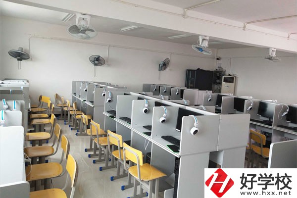 湘潭財經(jīng)職校是公辦的嗎？學(xué)生就業(yè)如何？
