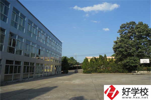 邵陽什么職校能學(xué)服裝設(shè)計(jì)？有什么報(bào)名方法？