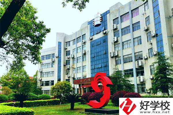 婁底哪些職校有開設(shè)護理專業(yè)？就業(yè)方向是什么？